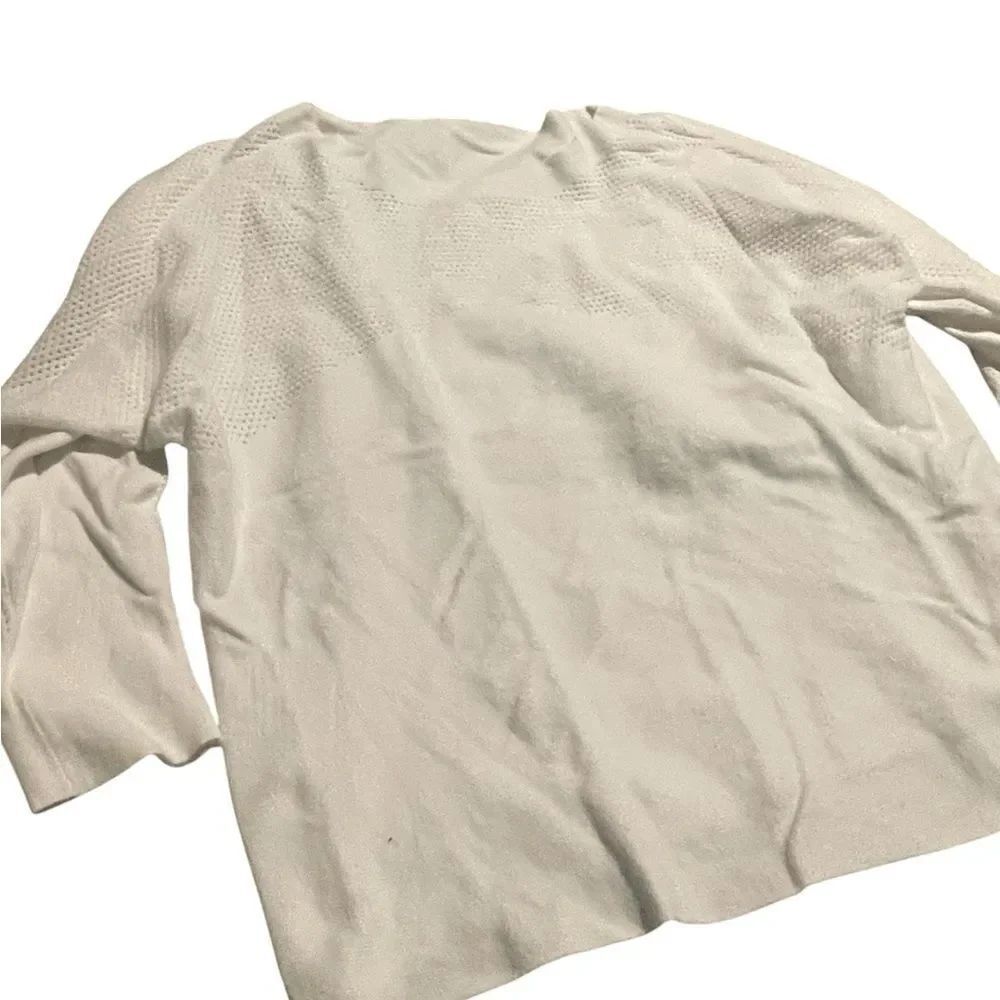Vince Camuto super soft sweater Elegant White Women's Top see large